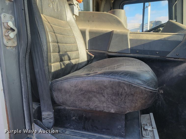 image for item ME9573 2008 Mack MRU concrete pump truck