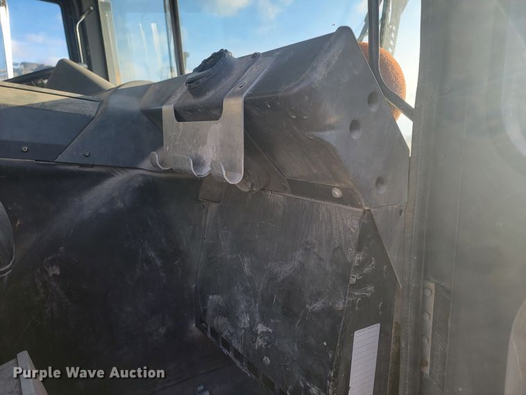 image for item ME9573 2008 Mack MRU concrete pump truck