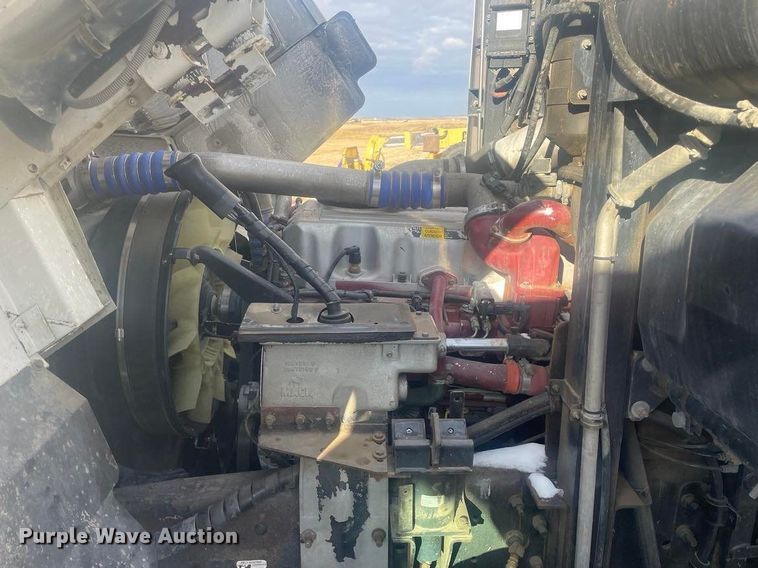 image for item ME9573 2008 Mack MRU concrete pump truck