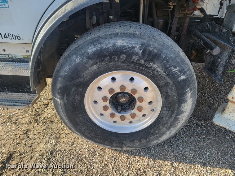 image for item ME9573 2008 Mack MRU concrete pump truck