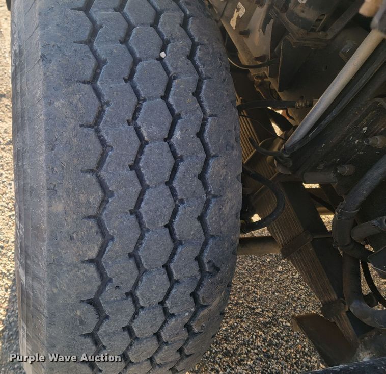 image for item ME9573 2008 Mack MRU concrete pump truck