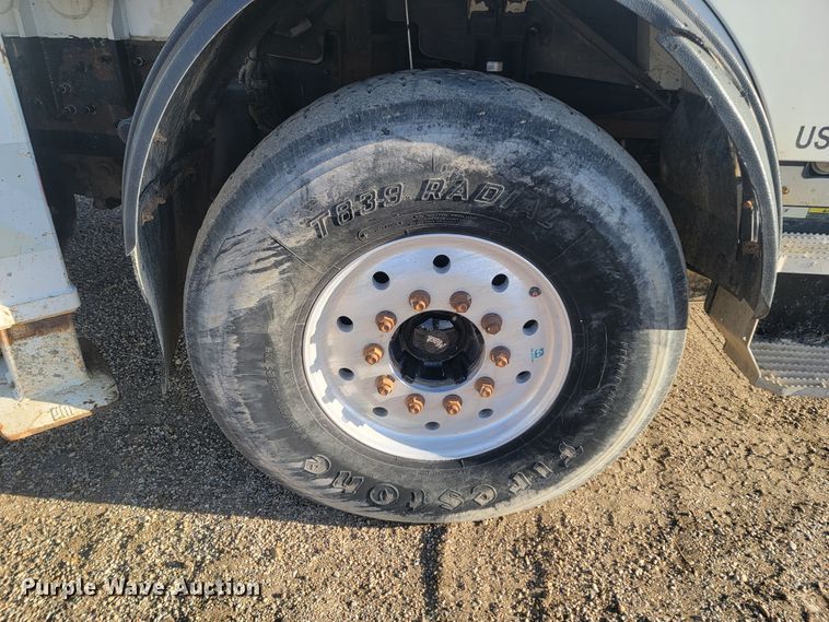 image for item ME9573 2008 Mack MRU concrete pump truck