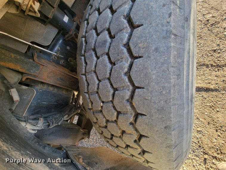 image for item ME9573 2008 Mack MRU concrete pump truck