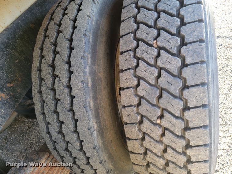 image for item ME9573 2008 Mack MRU concrete pump truck