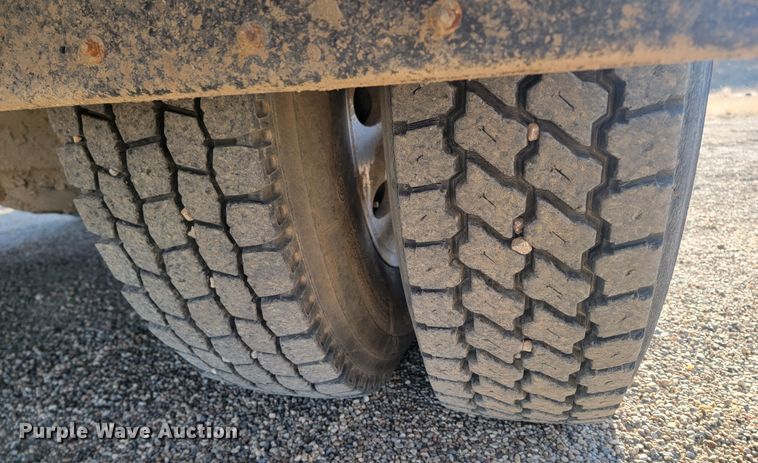 image for item ME9573 2008 Mack MRU concrete pump truck