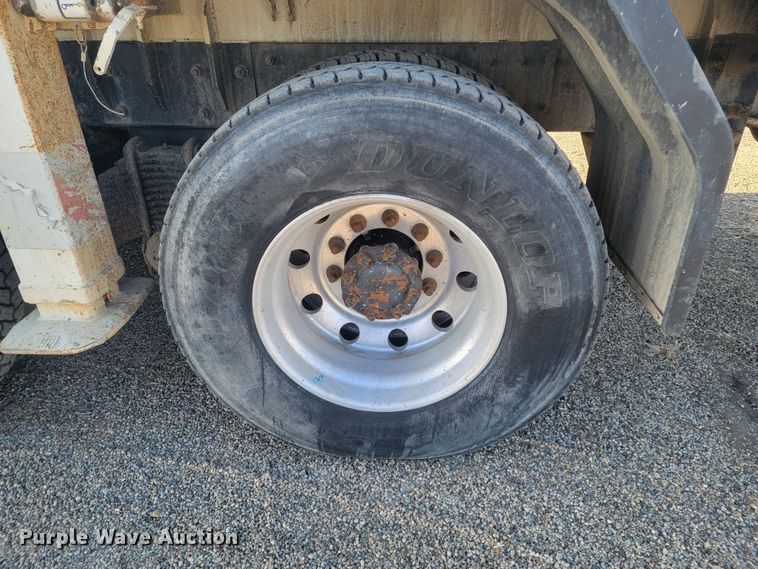 image for item ME9573 2008 Mack MRU concrete pump truck