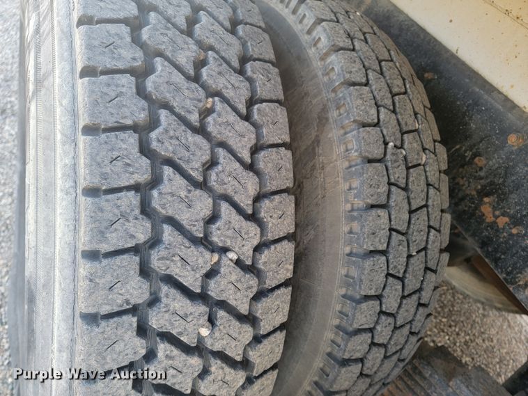 image for item ME9573 2008 Mack MRU concrete pump truck