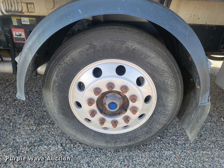 image for item ME9573 2008 Mack MRU concrete pump truck