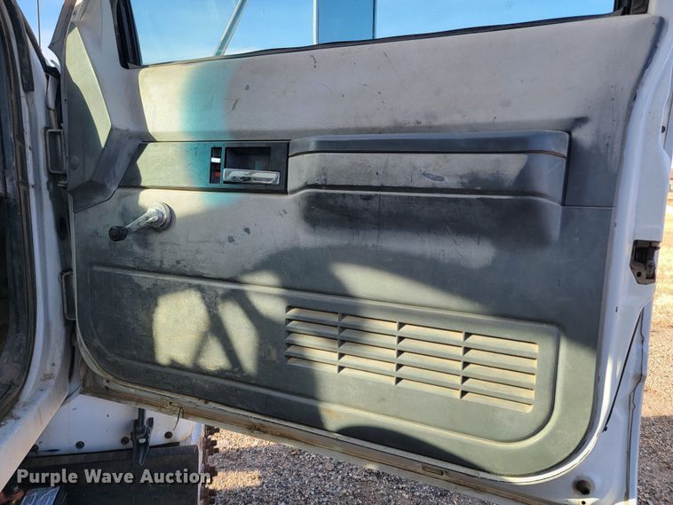 image for item ME9575 2000 GMC C8500  dump truck