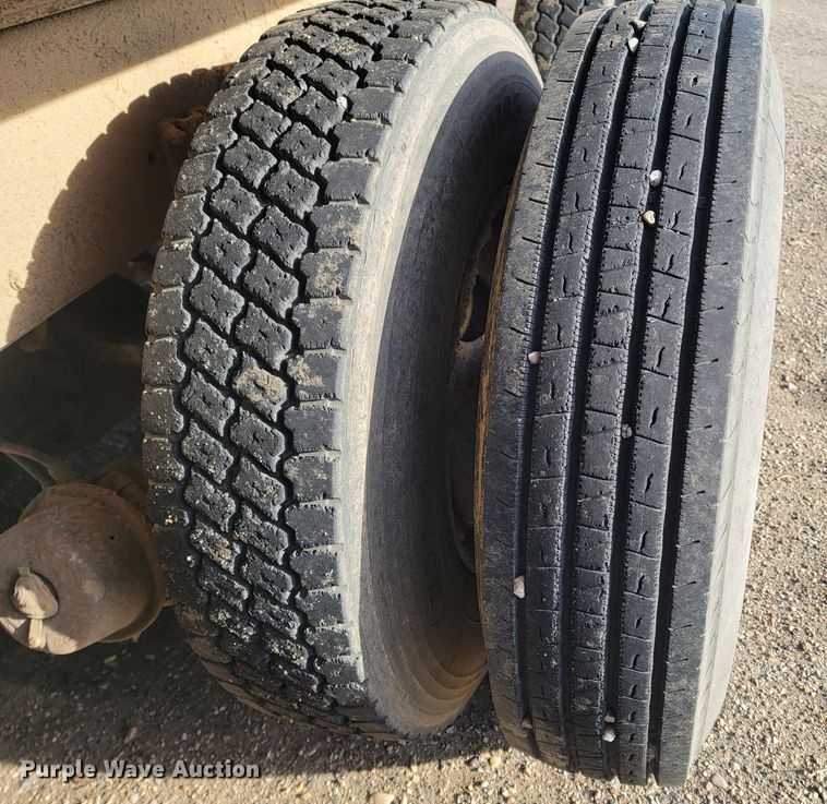 image for item ME9575 2000 GMC C8500  dump truck