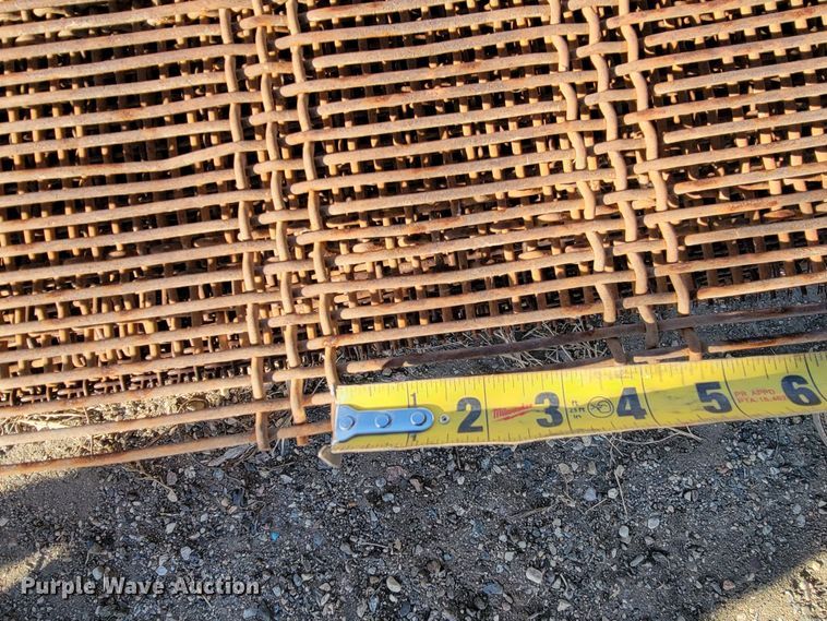 image for item ME9576 Approximately 60 pieces of screen decking