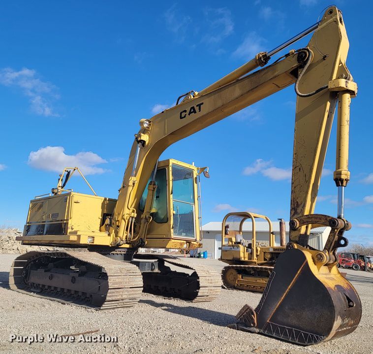 image for item ME9577 1988 Caterpillar 215C LC  excavator