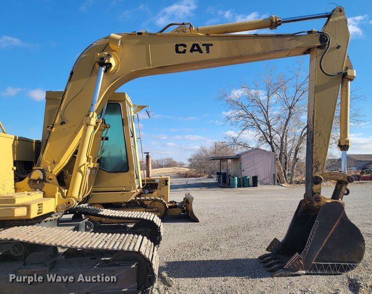 image for item ME9577 1988 Caterpillar 215C LC  excavator