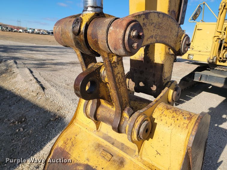 image for item ME9577 1988 Caterpillar 215C LC  excavator