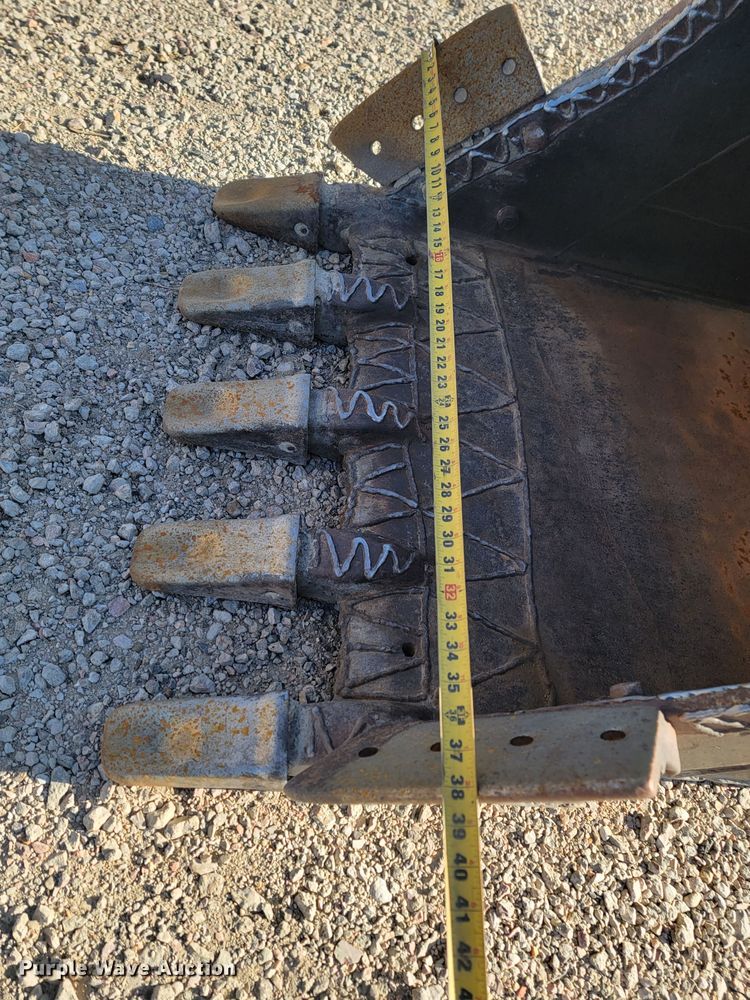 image for item ME9577 1988 Caterpillar 215C LC  excavator