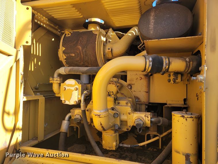 image for item ME9577 1988 Caterpillar 215C LC  excavator