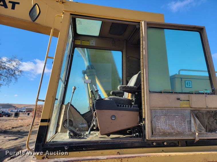 image for item ME9577 1988 Caterpillar 215C LC  excavator