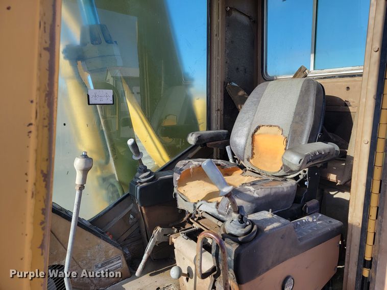 image for item ME9577 1988 Caterpillar 215C LC  excavator