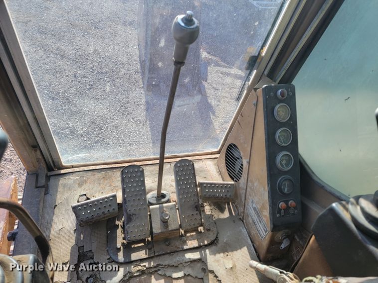 image for item ME9577 1988 Caterpillar 215C LC  excavator