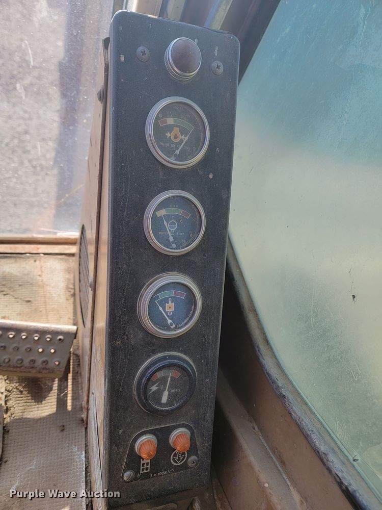 image for item ME9577 1988 Caterpillar 215C LC  excavator