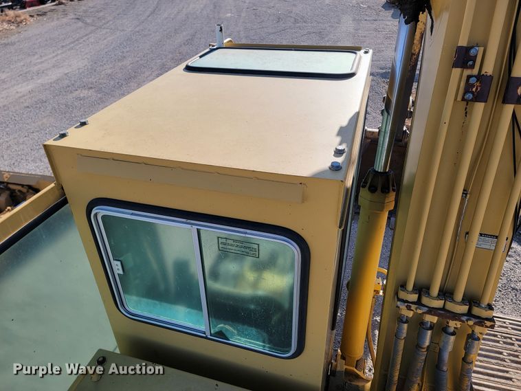 image for item ME9577 1988 Caterpillar 215C LC  excavator