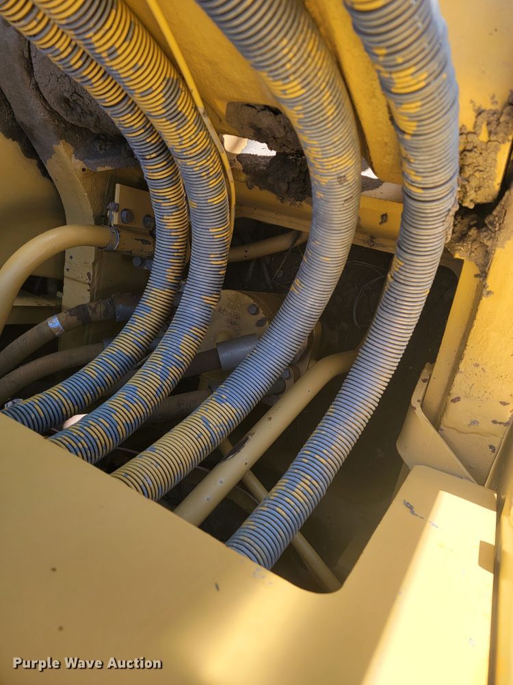 image for item ME9577 1988 Caterpillar 215C LC  excavator