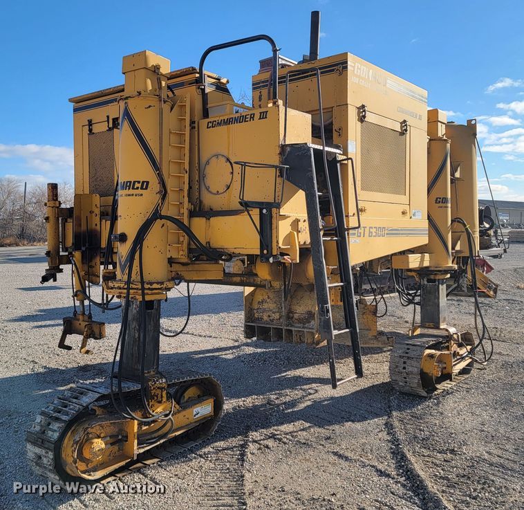 image for item ME9579 1990 Gomaco Commander III GT6300  slip form paver