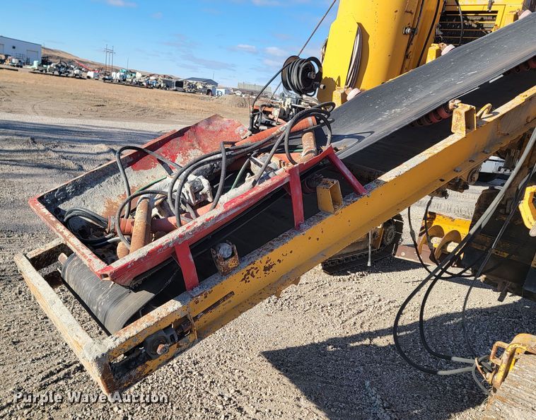 image for item ME9579 1990 Gomaco Commander III GT6300  slip form paver