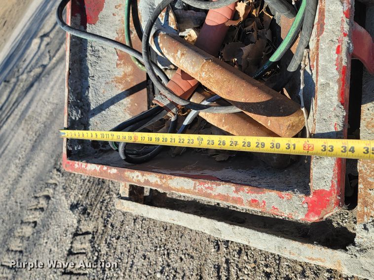 image for item ME9579 1990 Gomaco Commander III GT6300  slip form paver