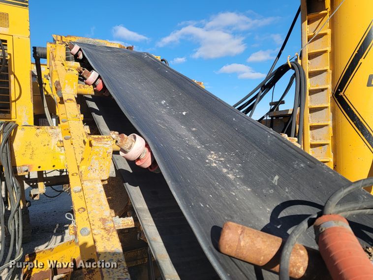 image for item ME9579 1990 Gomaco Commander III GT6300  slip form paver