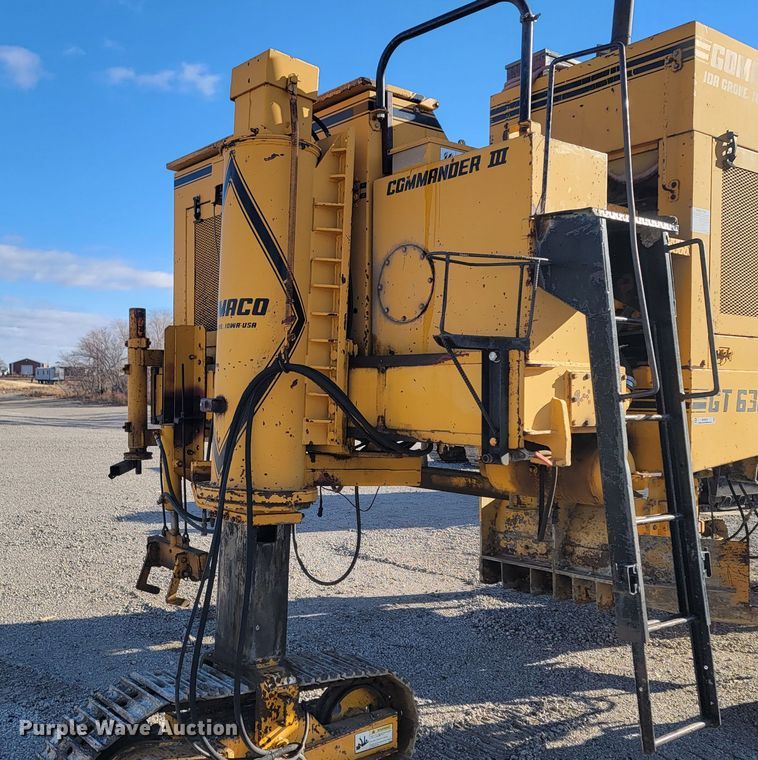 image for item ME9579 1990 Gomaco Commander III GT6300  slip form paver