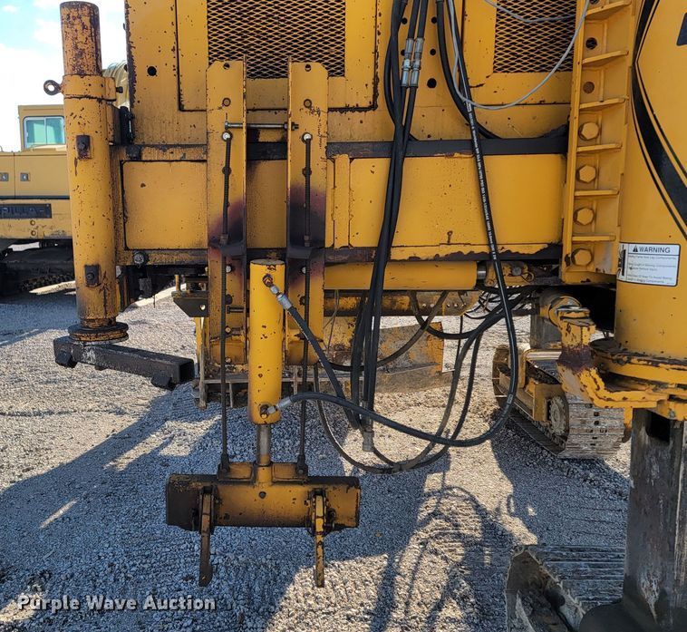 image for item ME9579 1990 Gomaco Commander III GT6300  slip form paver