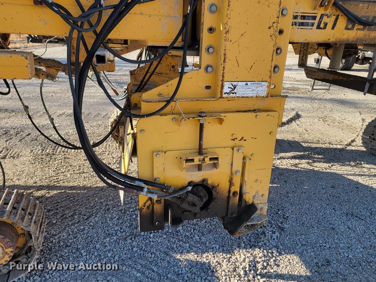 image for item ME9579 1990 Gomaco Commander III GT6300  slip form paver