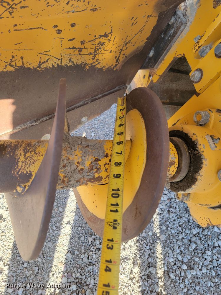 image for item ME9579 1990 Gomaco Commander III GT6300  slip form paver