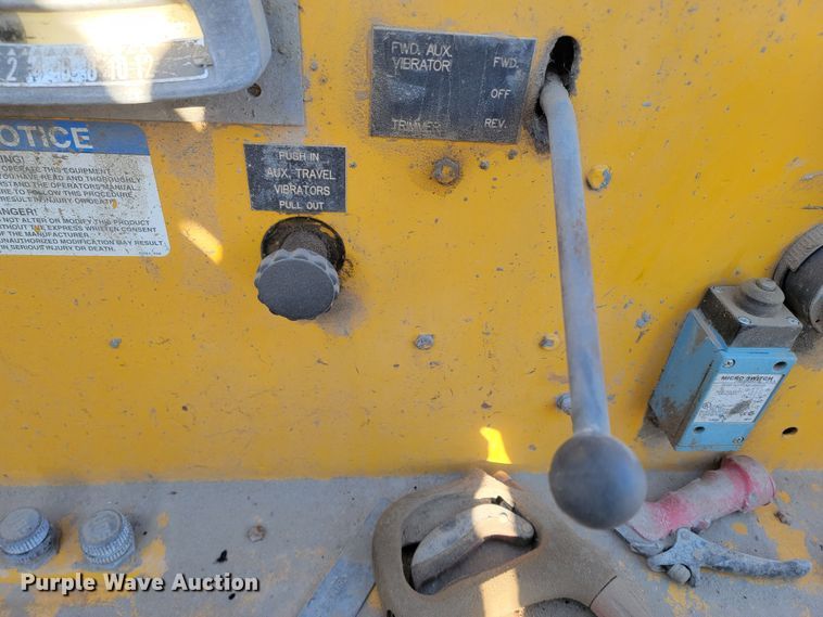 image for item ME9579 1990 Gomaco Commander III GT6300  slip form paver