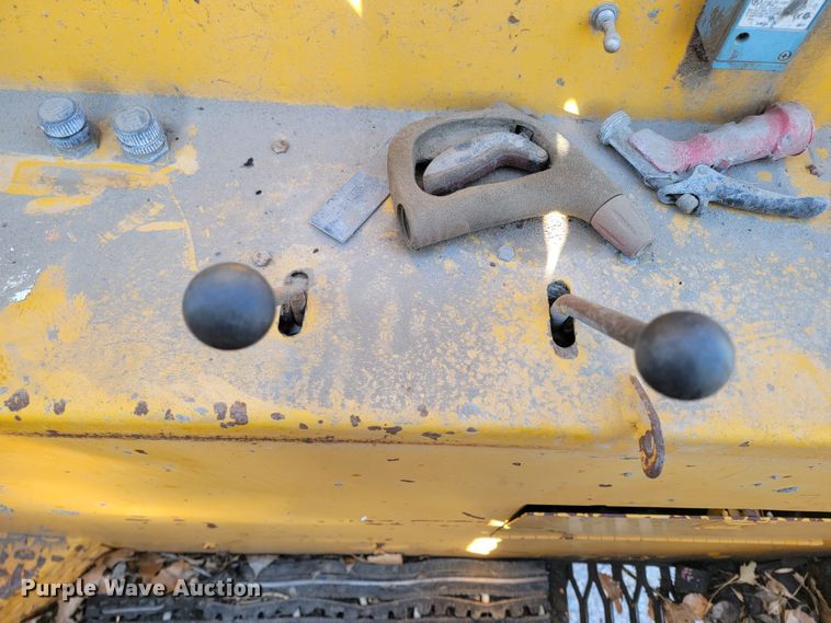 image for item ME9579 1990 Gomaco Commander III GT6300  slip form paver