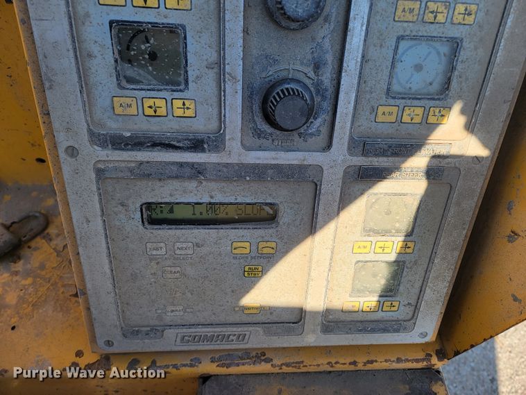 image for item ME9579 1990 Gomaco Commander III GT6300  slip form paver