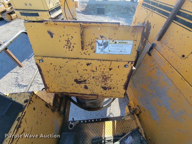 image for item ME9579 1990 Gomaco Commander III GT6300  slip form paver