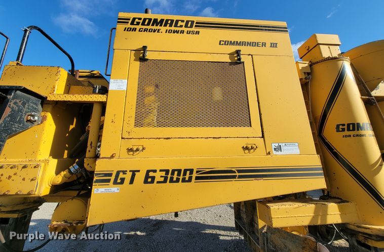 image for item ME9579 1990 Gomaco Commander III GT6300  slip form paver