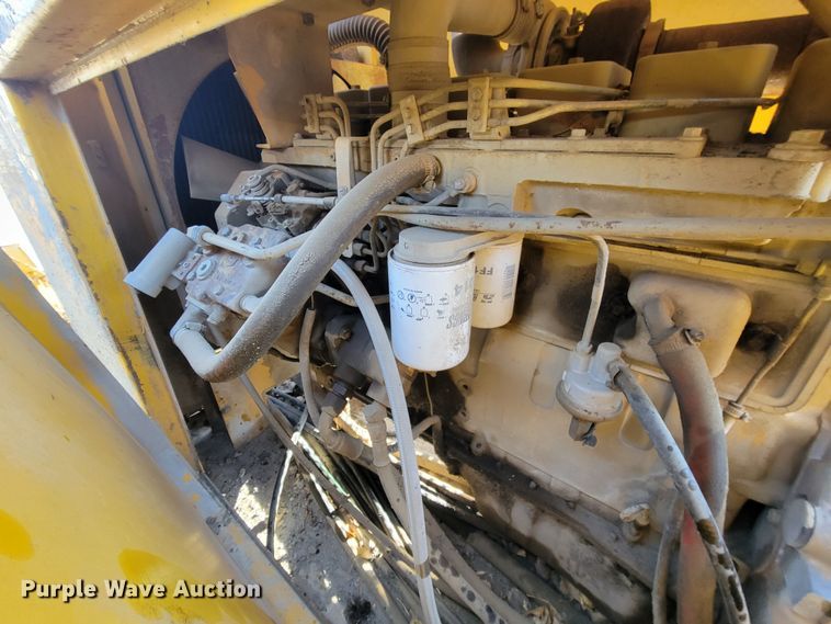 image for item ME9579 1990 Gomaco Commander III GT6300  slip form paver