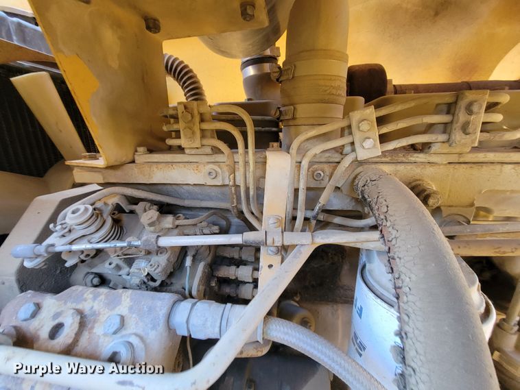 image for item ME9579 1990 Gomaco Commander III GT6300  slip form paver