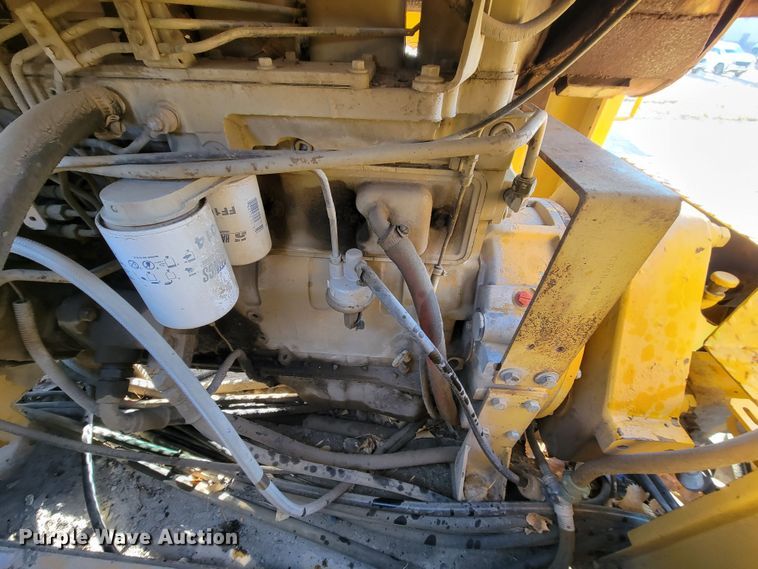 image for item ME9579 1990 Gomaco Commander III GT6300  slip form paver