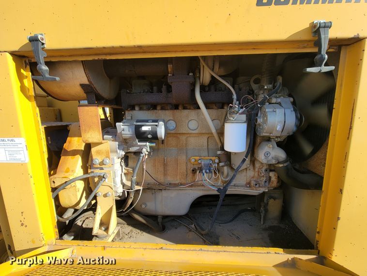 image for item ME9579 1990 Gomaco Commander III GT6300  slip form paver