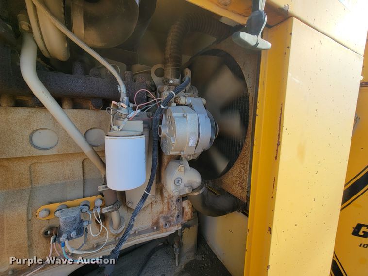 image for item ME9579 1990 Gomaco Commander III GT6300  slip form paver