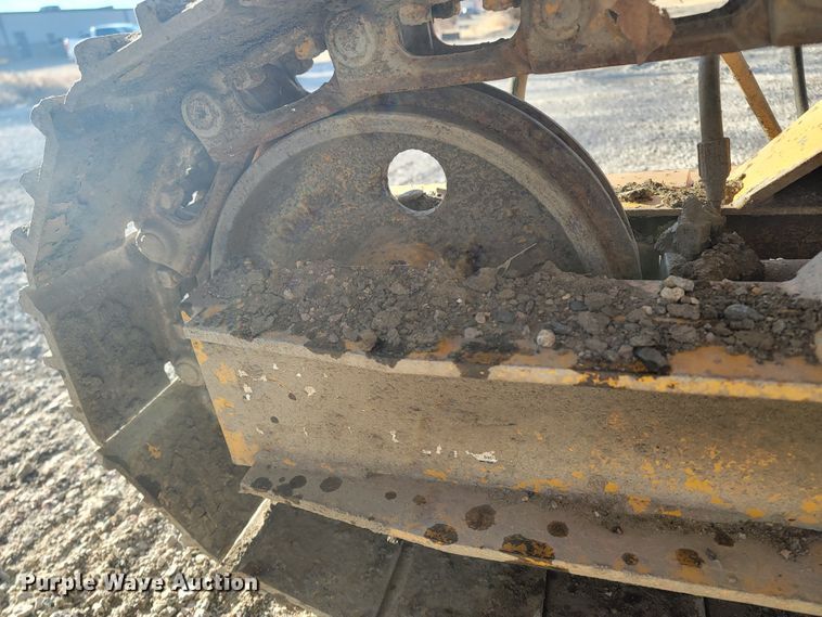 image for item ME9579 1990 Gomaco Commander III GT6300  slip form paver