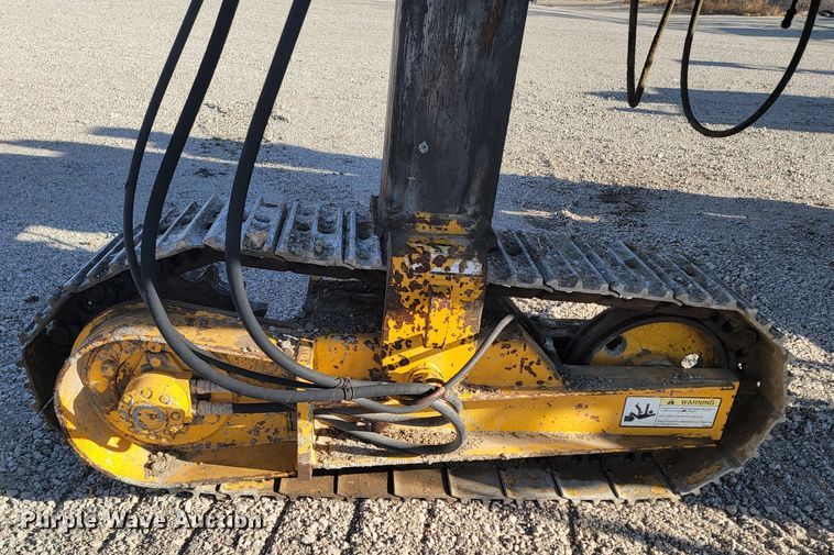 image for item ME9579 1990 Gomaco Commander III GT6300  slip form paver