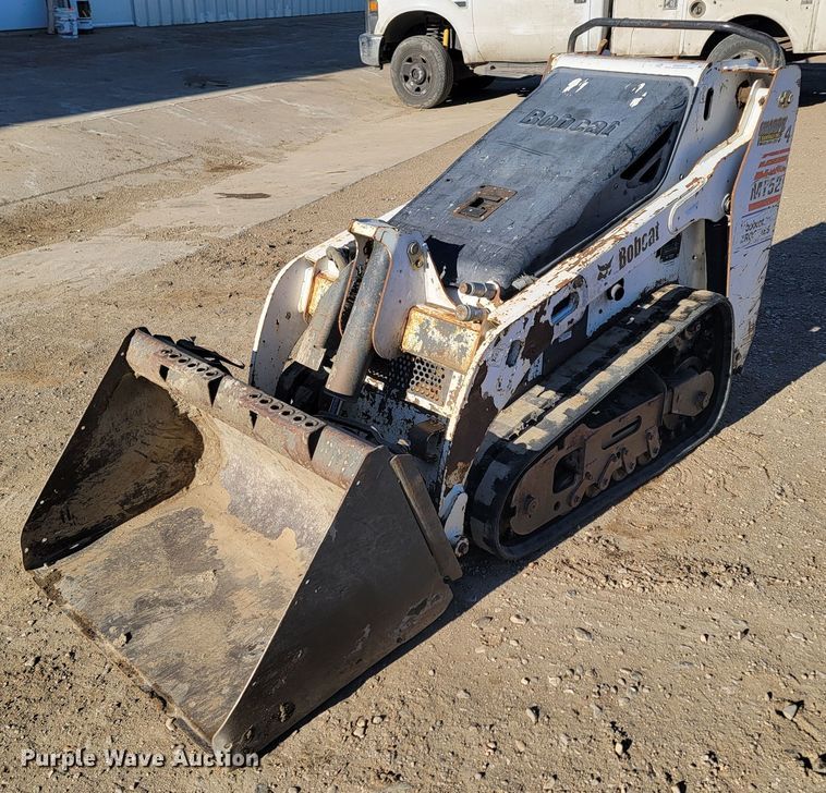 image for item ME9583 2004 Bobcat MT52  compact utility loader