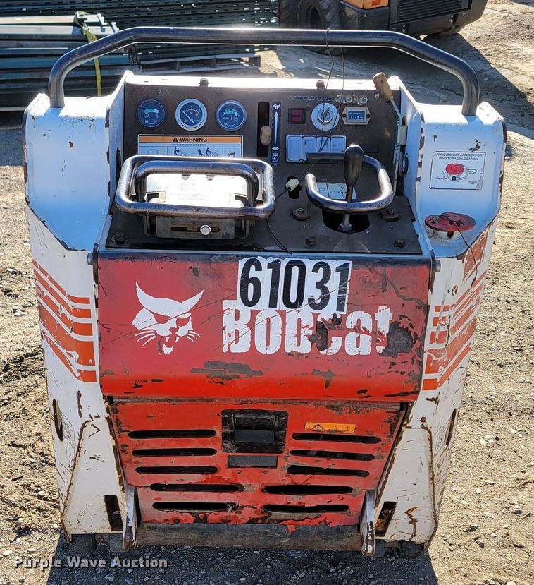 image for item ME9583 2004 Bobcat MT52  compact utility loader