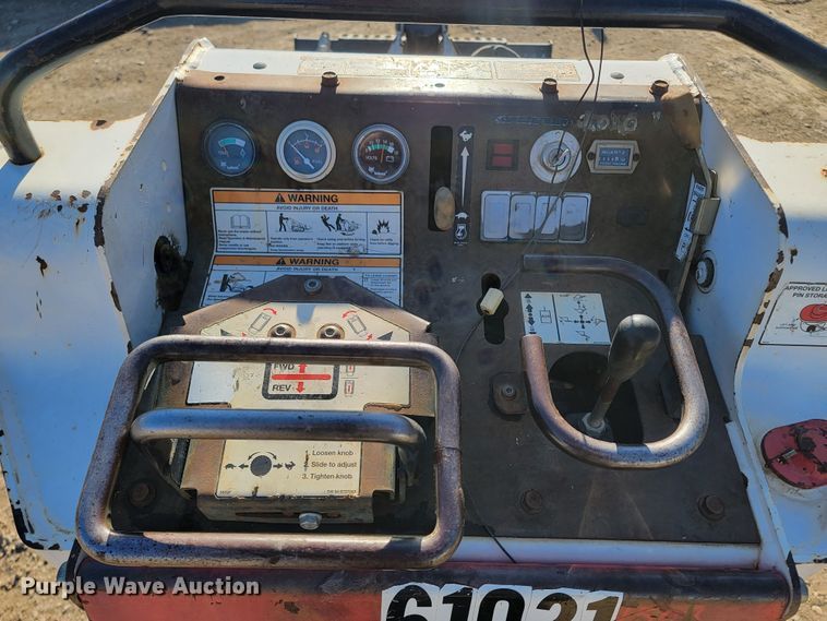 image for item ME9583 2004 Bobcat MT52  compact utility loader