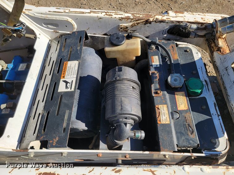 image for item ME9583 2004 Bobcat MT52  compact utility loader